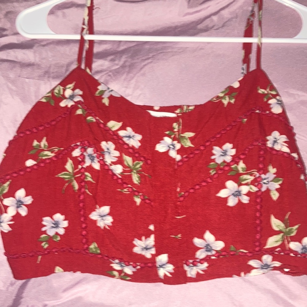 Color: red (with flowers)